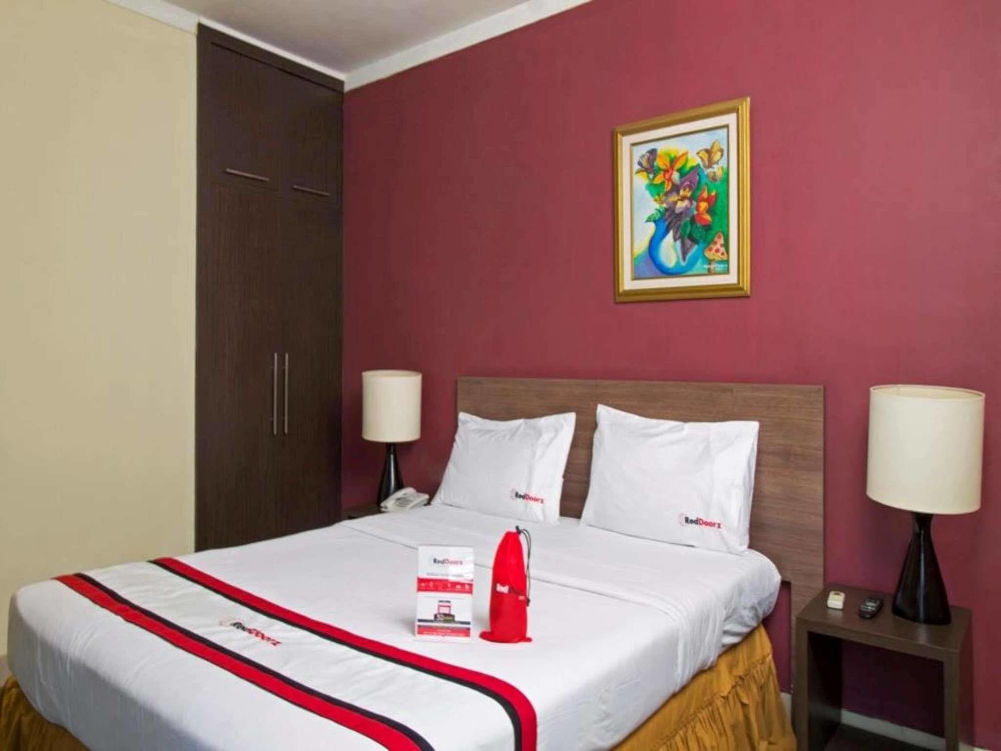 Reddoorz Premium @ Thamrin Kebon Sirih Hotel Jacarta Exterior foto