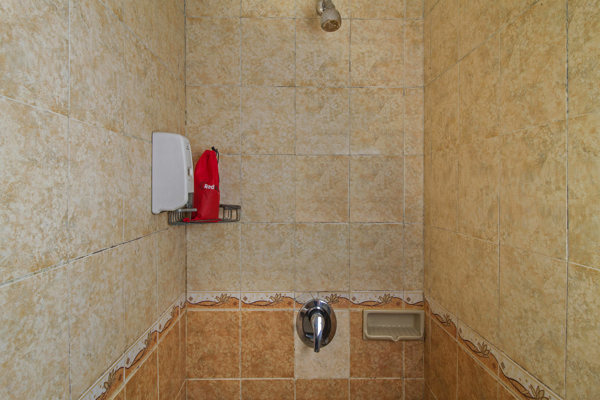 Reddoorz Premium @ Thamrin Kebon Sirih Hotel Jacarta Exterior foto