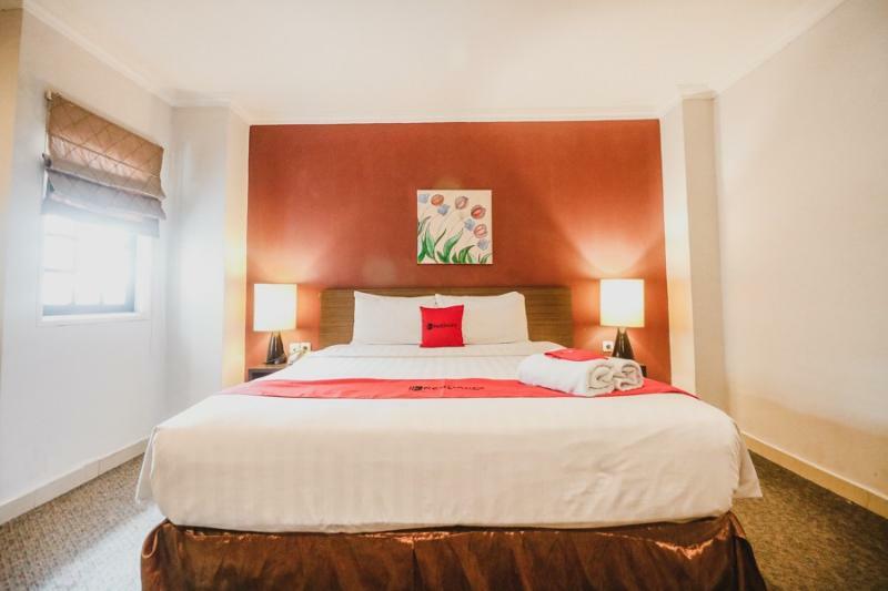 Reddoorz Premium @ Thamrin Kebon Sirih Hotel Jacarta Exterior foto